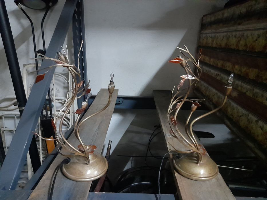 Candeeiros de tecto, de mesa de cabeceira e de exterior