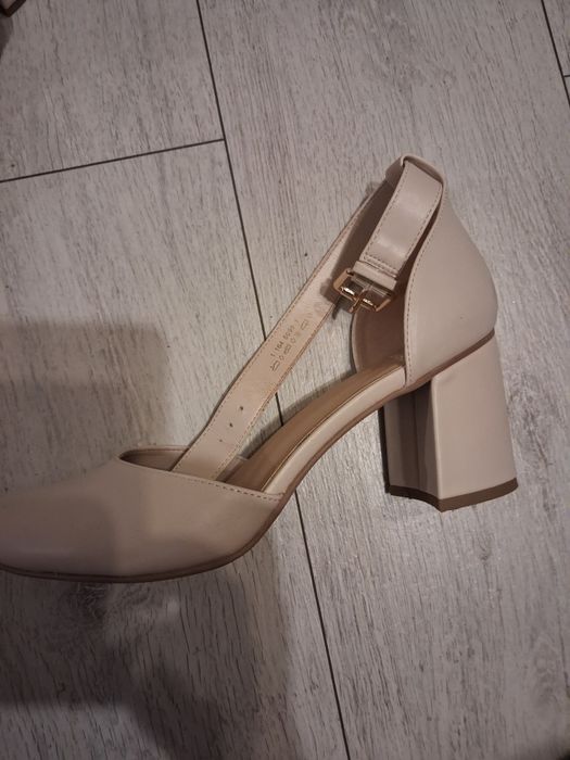 Buty damskie rozm.40