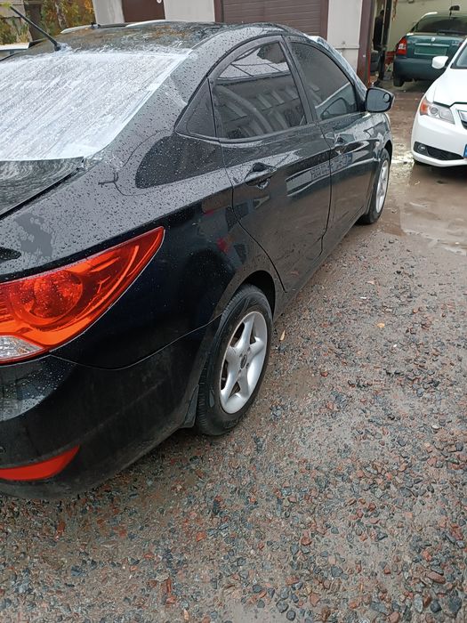 Разборка  шрот Hyundai acсent Хюндай Акцент