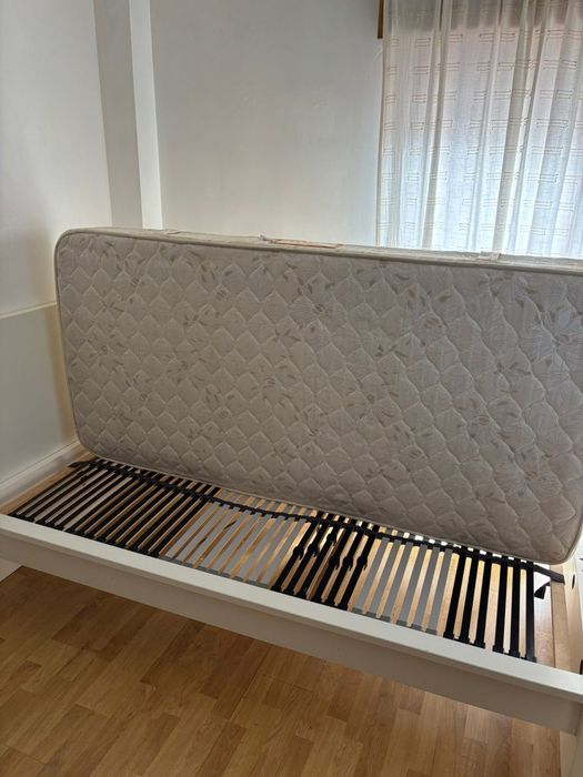 Cama IKEA MALM + 2 gavetōes +colchão + estrado