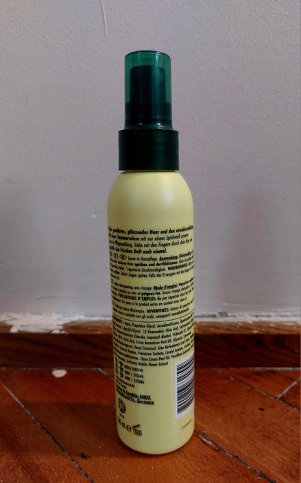 Nowy spray do włosów Herbal Essences