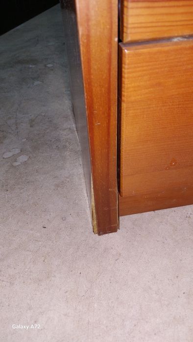 Cama de casal com 2 mesas de cabeceira