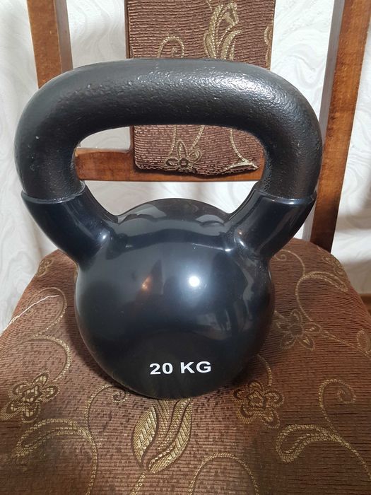 Гиря 20кг проризиненная GymBeam