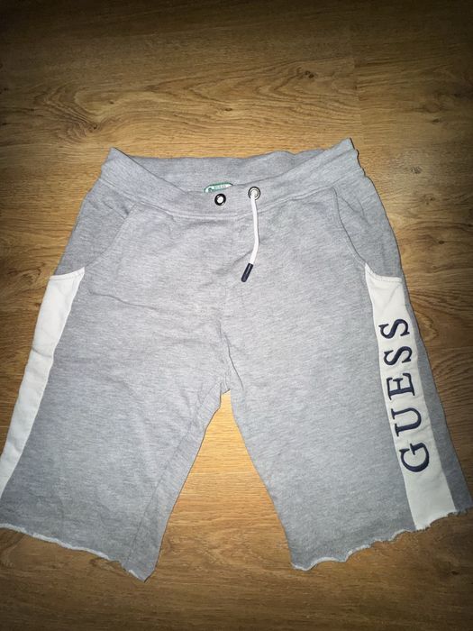 Шорти Guess в сірому кольорі