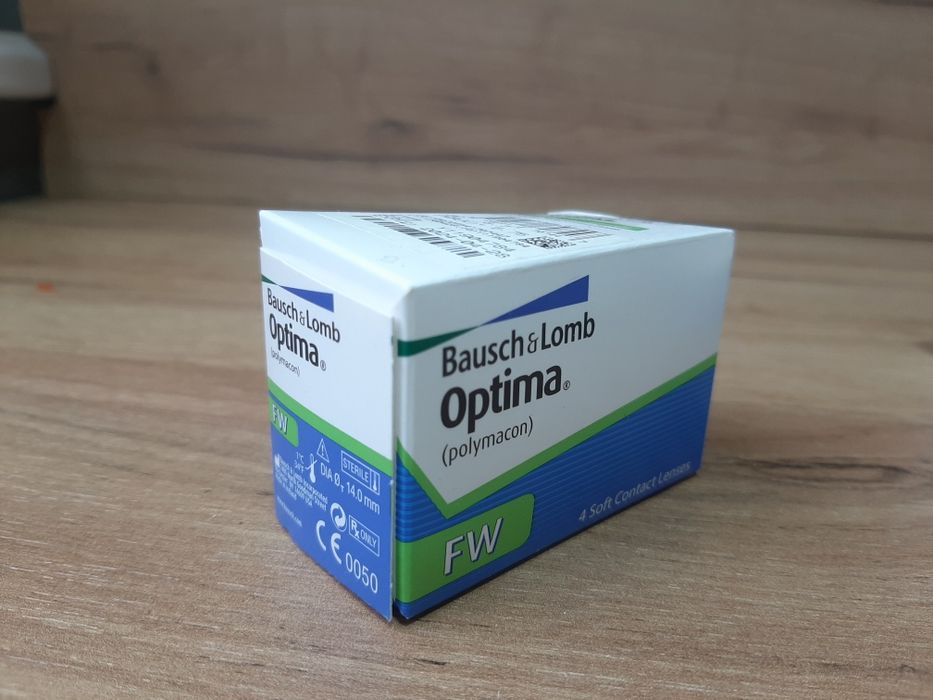 Контактні лінзи Optima FW Baush and Lomb