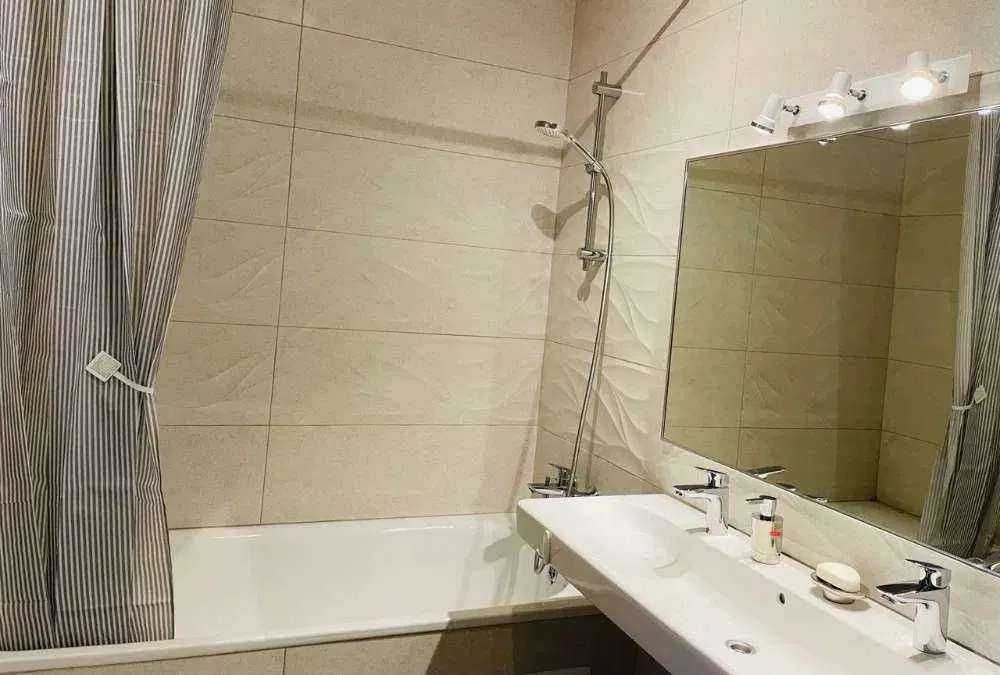 Оренда 2-к квартири на вул. Салютна