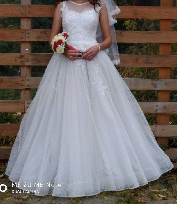 Свадебное платье