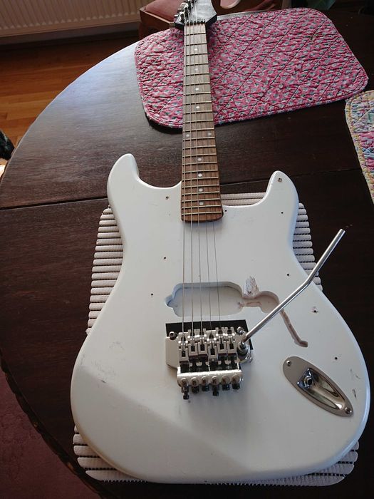 Gitara projekt do wykończenia