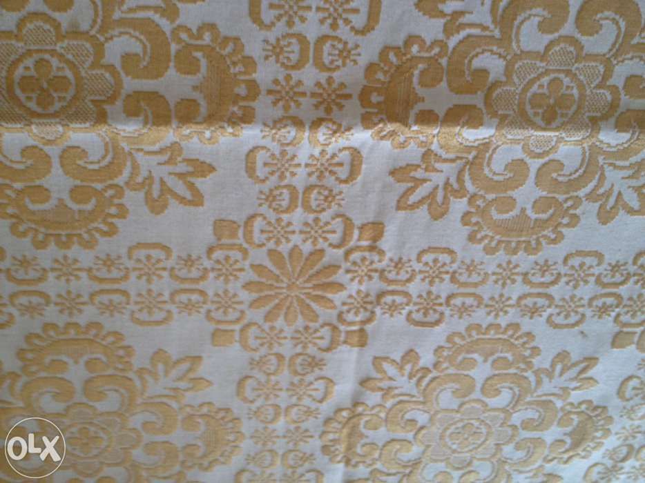 Colcha de seda adamascada dourado e branco - preciosidade