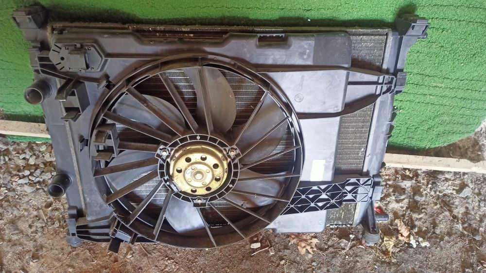 Радіатор Renault Scenic 2