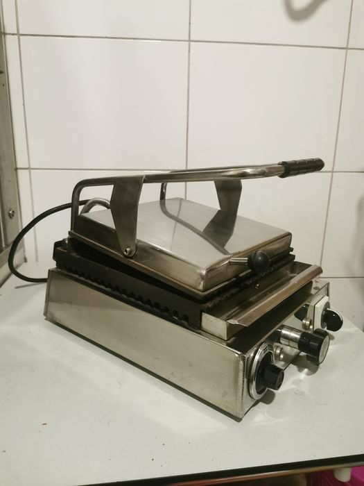 Grelhadora / Prensa Profissional – Aço Inox –