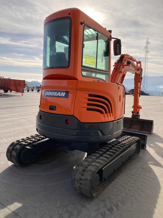 mini giratoria Doosan 3,5 t