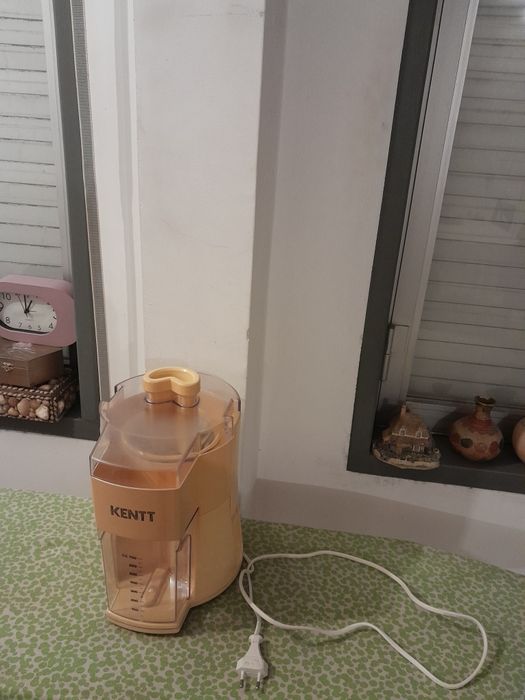 Vendo Liquidificadora Eléctrica KENTT muito bonita como nova