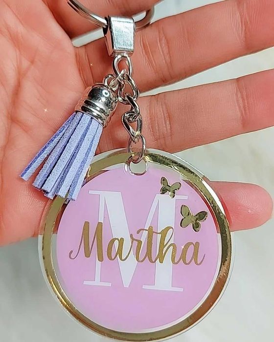 Chaveiro com borla / nome e inicial / presente perfeito
