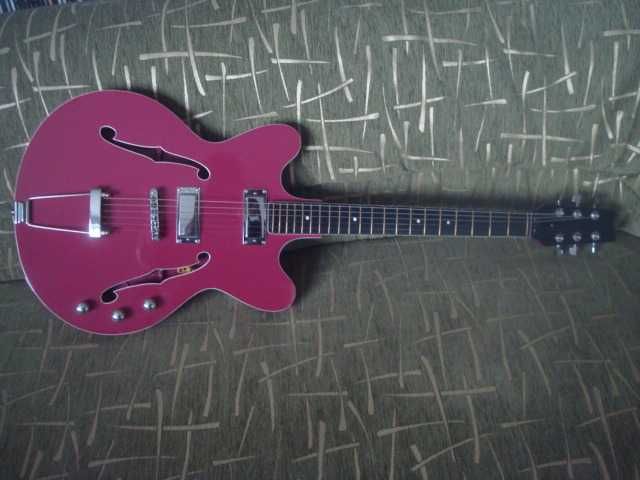 Продам электрогитару