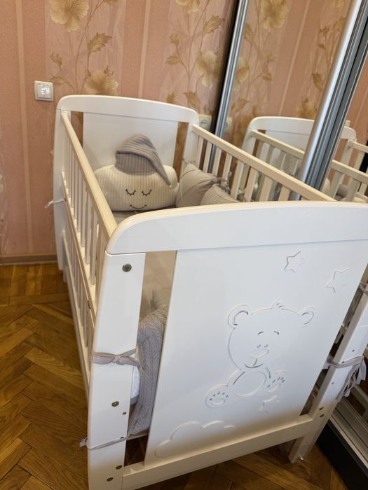 Кроватка для малюка дуже гарна