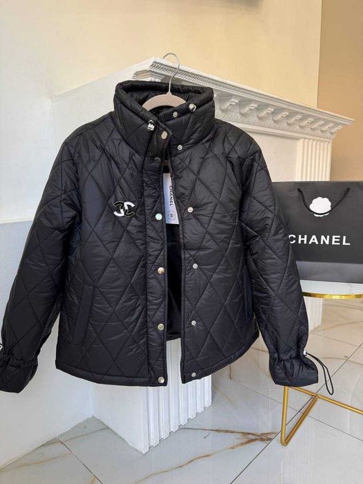 Жіноча куртка Chanel — розкішна осіння модель