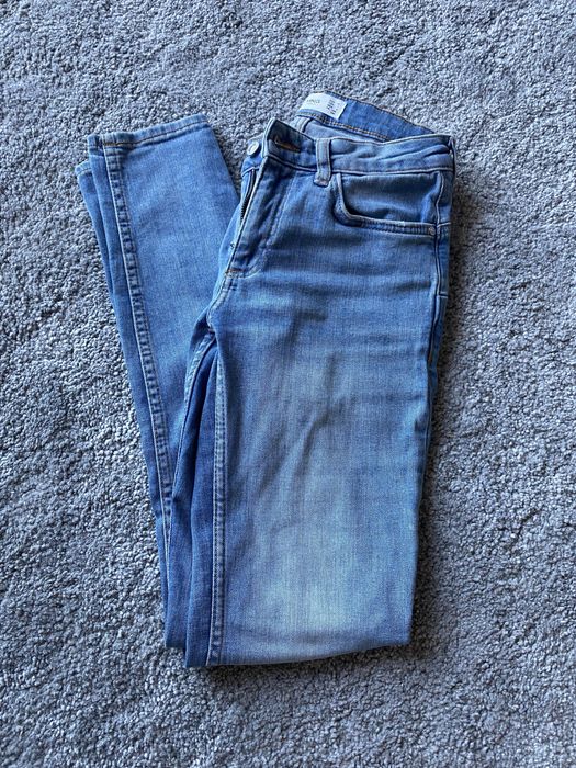 Jeansy damskie mango