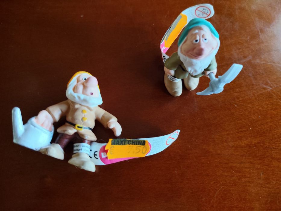 Coleção de miniaturas de personagens