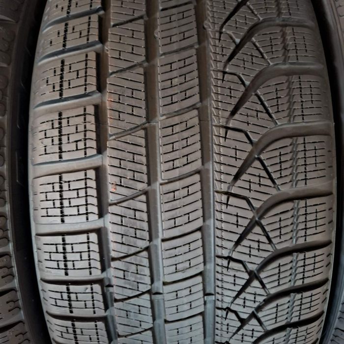 265/35/19+245/35/19 Pirelli PZero Winter 4шт зима