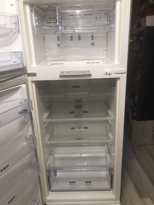 Продам холодильник Whirlpool