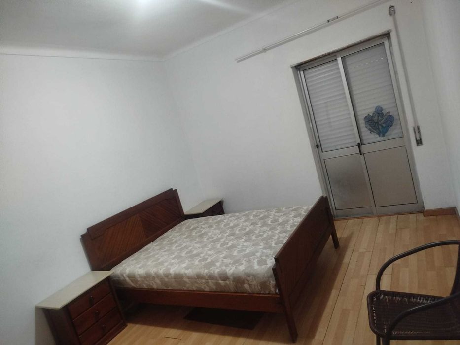 Quarto de casal grande com varanda