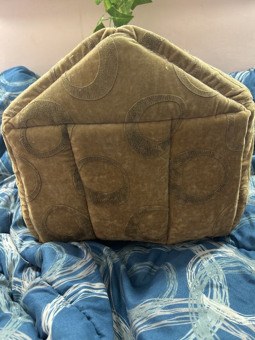 Лежанка для кота