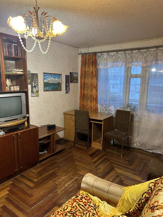 Продам 3-кімнатну квартиру з лоджею.