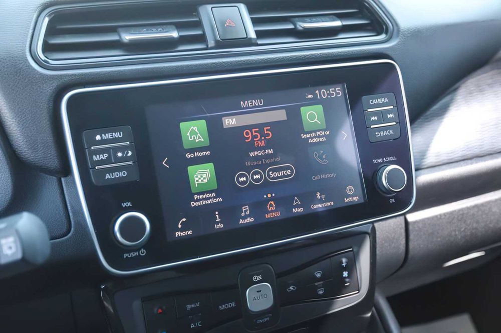 Nissan LEAF SV      2020