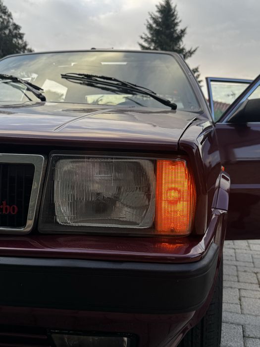 Farol esquerdo- Ótica Lancia Delta