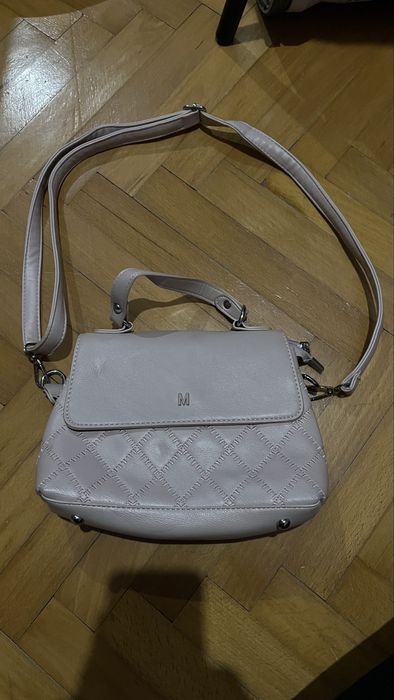 Сумка ніжно рожева, з ремінцем