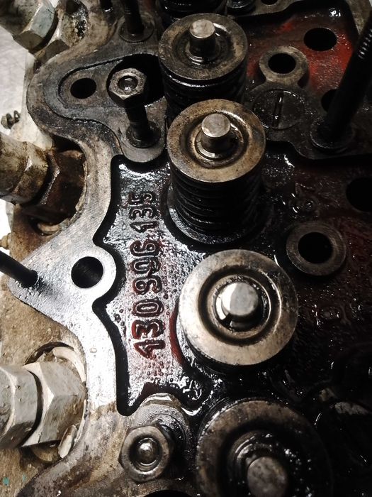 Głowica Hanomag Perfekt 400 części silnikowe