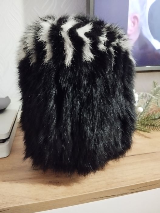 Продам зимову шапку натуральний кролік