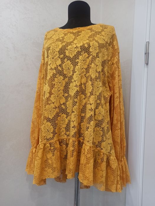 Мереживна блузка з рюшами zara trafaluc.