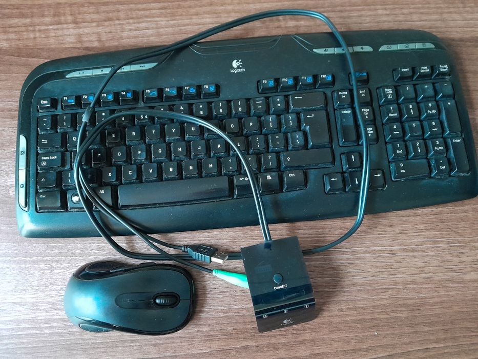 Monitor NEC MultiSync LCD 195VXM, klawiatura i mysz Logitech