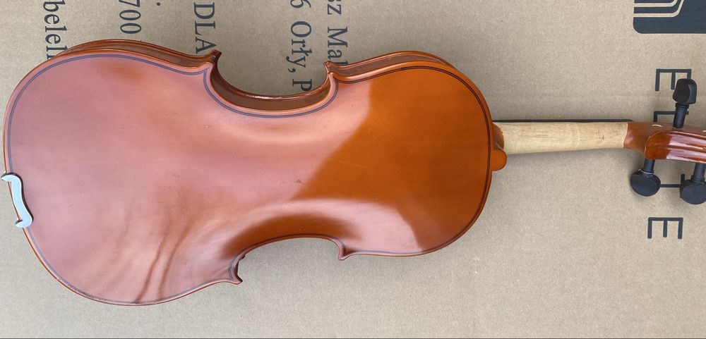 Skrzypce fabryczne 3/4. Podobnej wielkosci fidel. Stany znakomite.