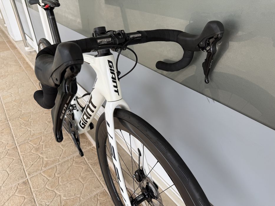Bicicleta giant - rodas em carbono