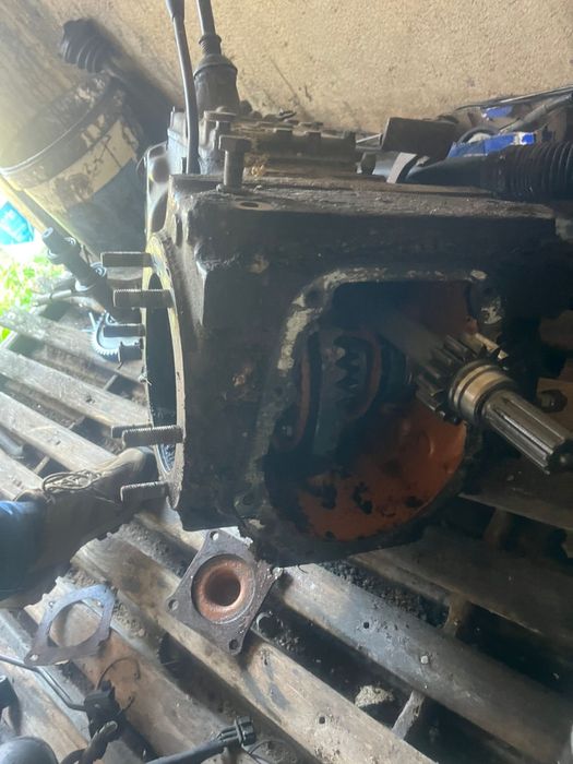Caixa velocidades e também diferencial trator fiat 420