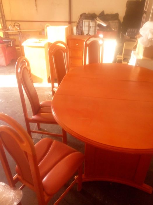 stół rozkładany+ 6 krzeseł skóra lite drewno stylowy Hajnówka b.dobry