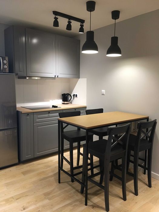 Pokój obok metra Księcia Janusza  | mieszkanie 4 pokojowe