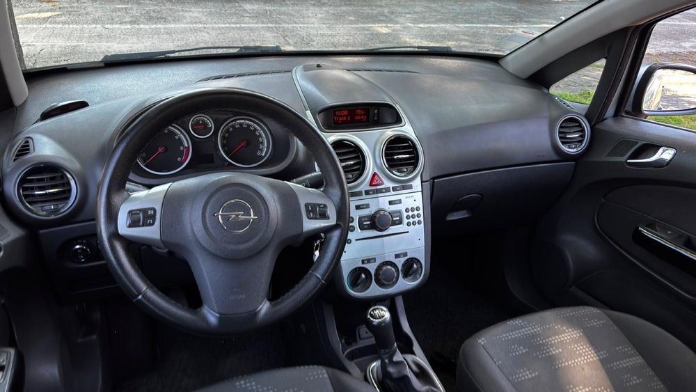Opel Corsa — fotografia 11