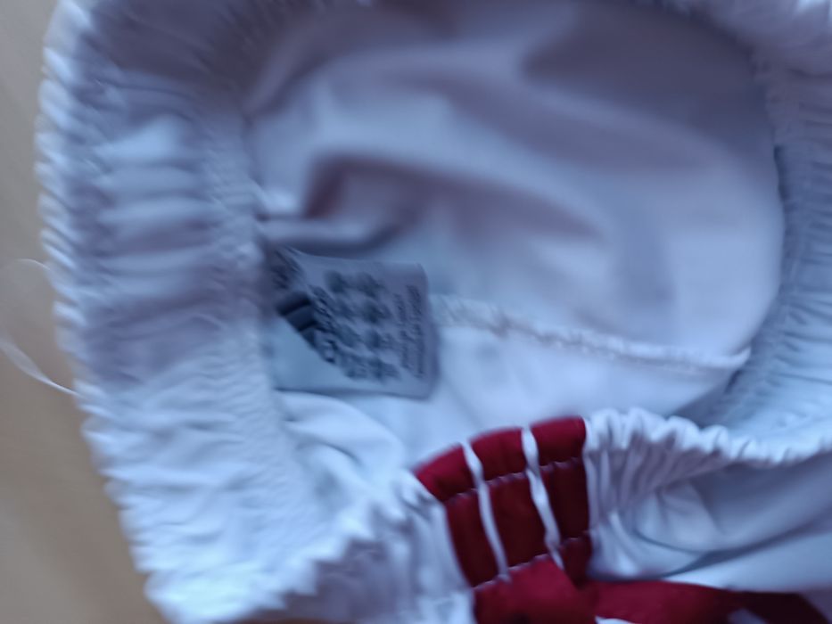Spodenki adidas chłopięce białe rozm. 116 122
