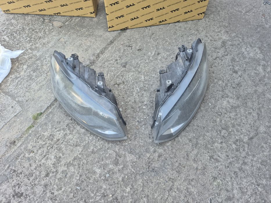 Leflektor lampy volkswagen polo 2011r