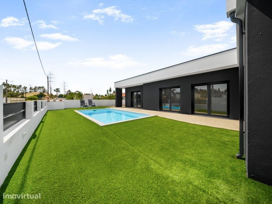 Moradia T3 Isolada com Piscina