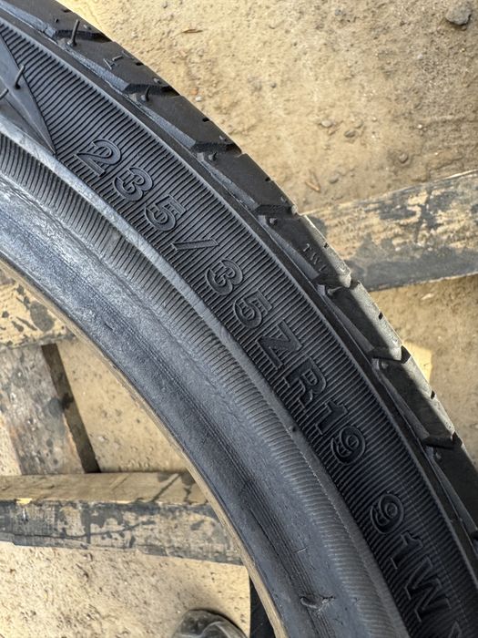 235 35 19 літні шини 235/35 R19