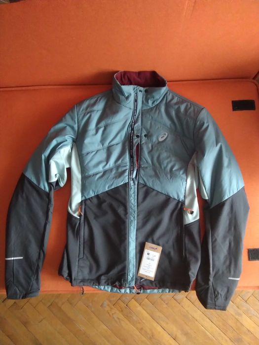 Продам чоловічу куртку для бігу та занять спортом ASICS WINTER RUN.