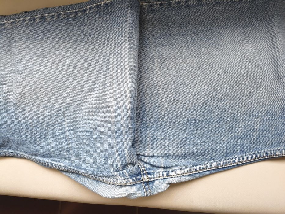 Продам мужские джинсы