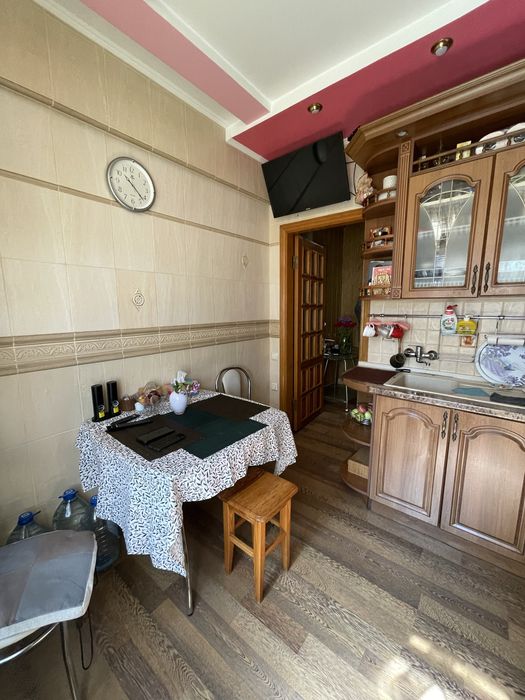 Продажа 3х комнатной сталинки на 96 квартале