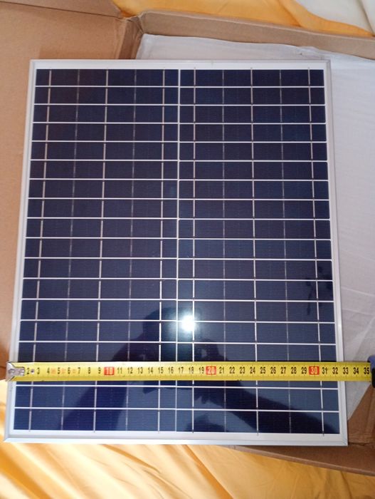 Panel solarny że sterownikiem.