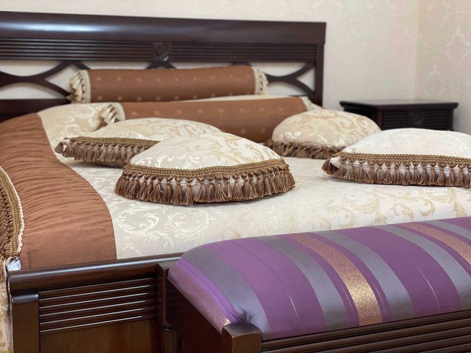 Подобова оренда великого будинку в Києві. НР Вільно, Банкетна зала